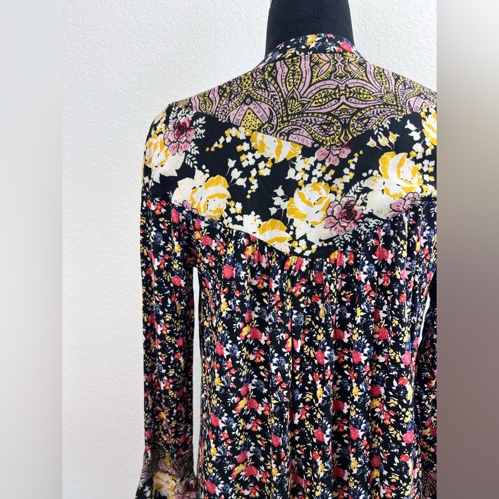 Free People Wildflower Fields Henley Top Size Small - Picture 5 of 9
